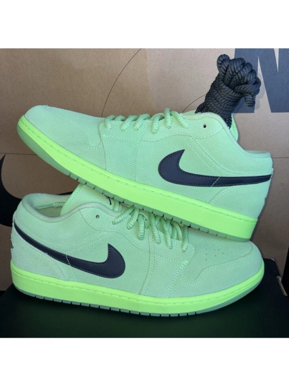 NEW Jordan 1 Low SE Lime Blast Green (IV6501-337) Men's Size 12 - Picture 2 of 8